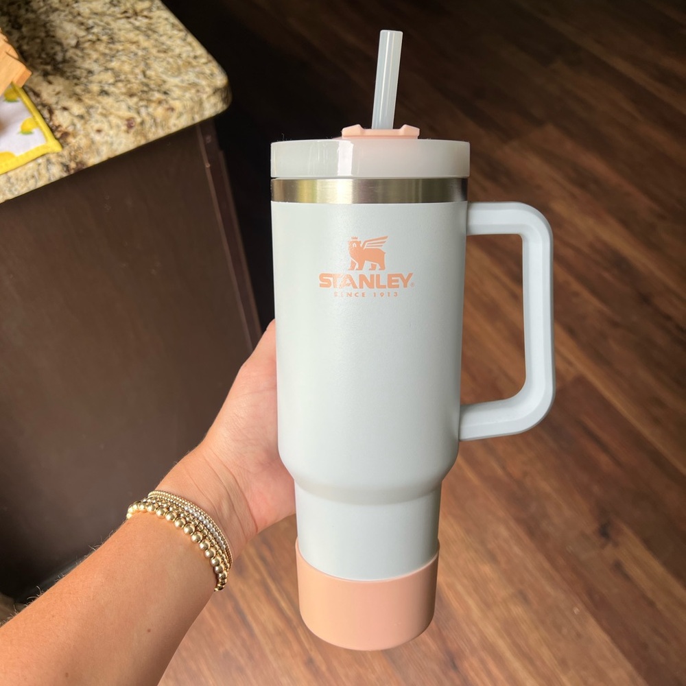Stanley Quencher 40oz Cloud w/ boot